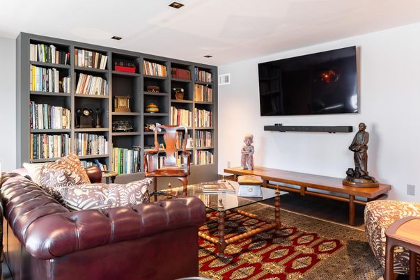 Home Office, Interior