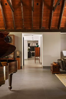 Interior, Piano, Wooden Beams, Wooden Ceilings