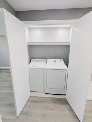 Interior, Utility Closets, Washer, Wood Texture Flooring