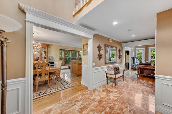 Chandelier, Dining room, Interior, Recessed Lighting, Wood Texture Flooring