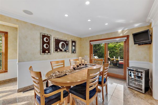 Dining room, Interior, Recessed Lighting