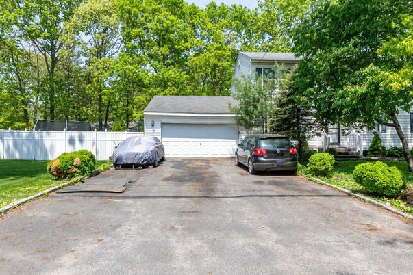 Detached Garage, Exterior