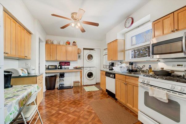 Interior, Kitchen, Washer, Wood Texture Flooring