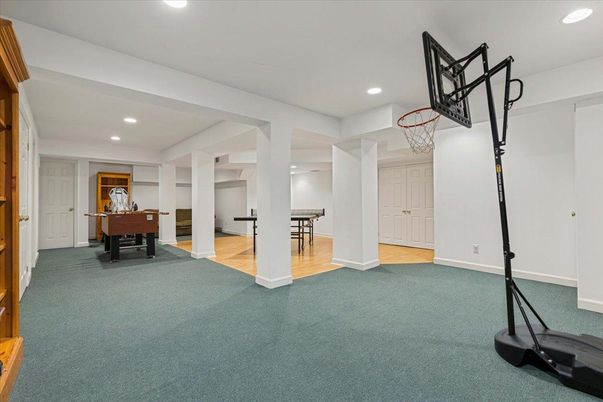 Game Room, Interior, Recessed Lighting