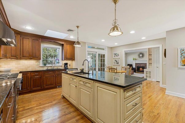 Fireplace, Interior, Kitchen, Pendant Lights, Recessed Lighting, Wood Texture Flooring
