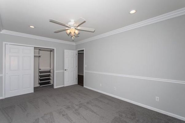 Empty room, Interior, Recessed Lighting