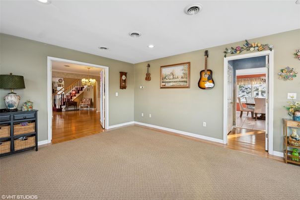 Chandelier, Dining room, Interior, Recessed Lighting, Wood Texture Flooring