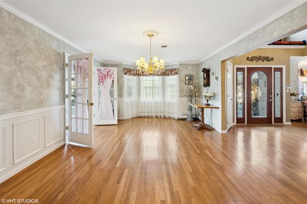 Chandelier, Interior, Wood Texture Flooring