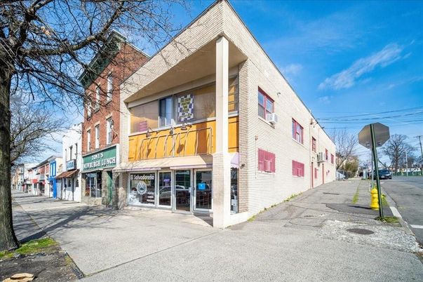 Exterior, Facade, None