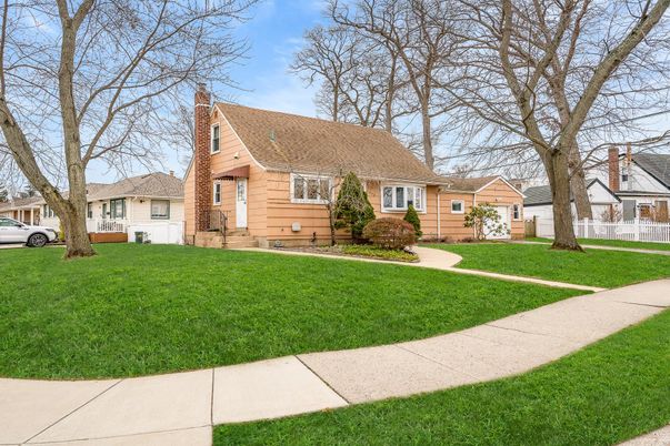 Backyard, Exterior, Facade, Cape Cod