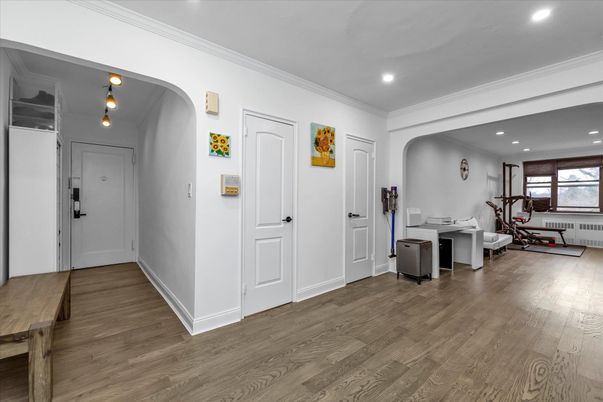 Interior, Recessed Lighting, Wood Texture Flooring