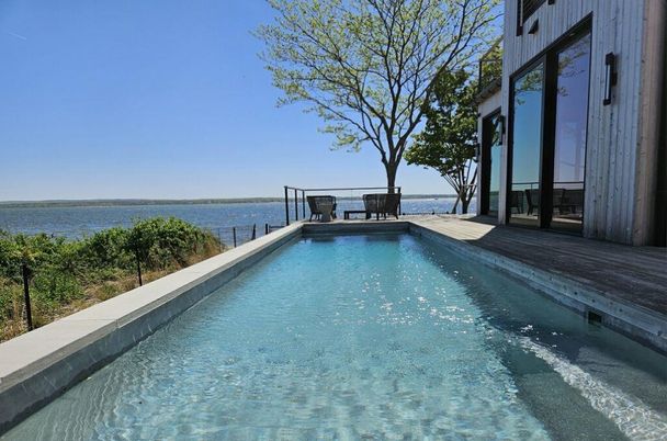 Exterior, Lake, Pool, Water