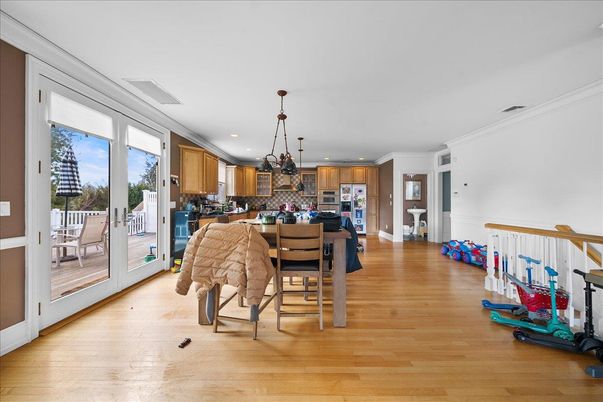Dining room, Interior, Kitchen, Pendant Lights, Recessed Lighting, Wood Texture Flooring