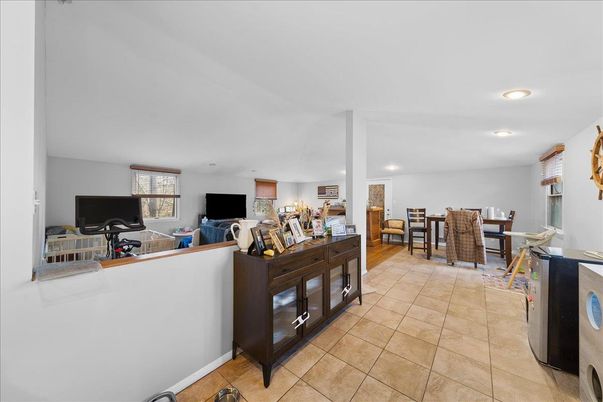 Dining room, Interior, Recessed Lighting