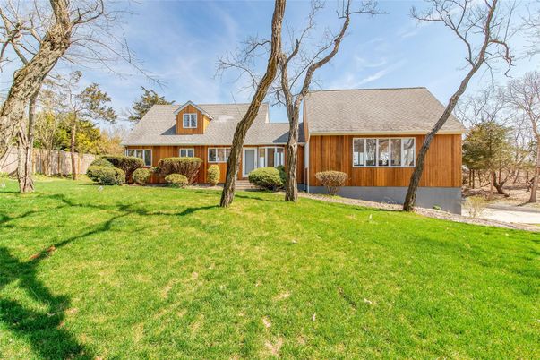 Backyard, Exterior, Facade, Cape Cod