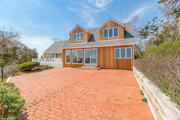 Exterior, Facade, Cape Cod