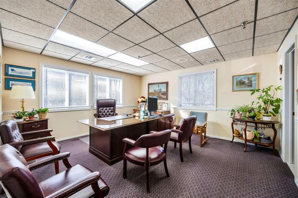 Home Office, Interior