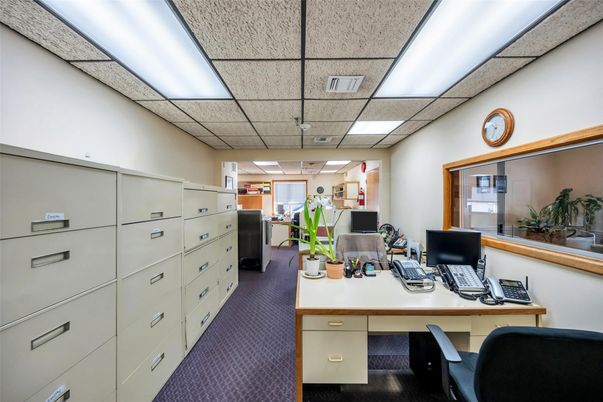 Home Office, Interior