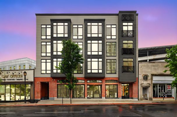 Exterior, Facade, Modern
