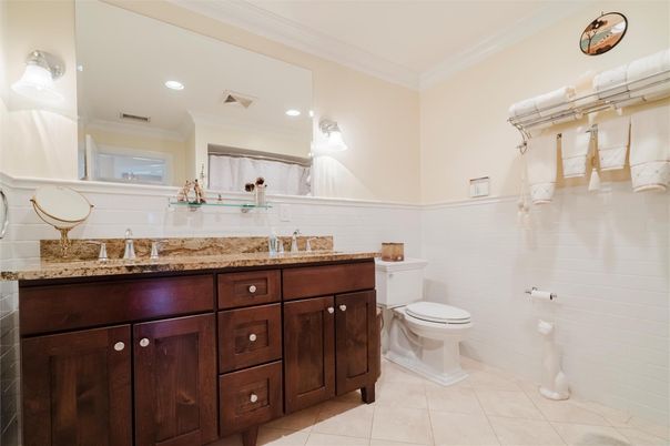 Bathroom, Interior, Recessed Lighting