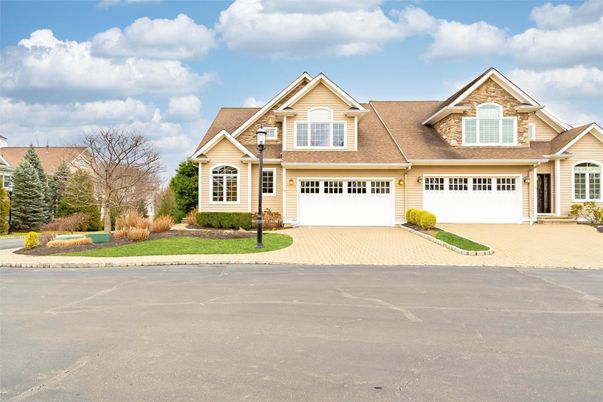 Attached, Exterior, Facade, Ranch