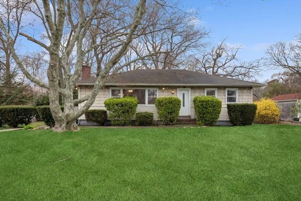 Backyard, Exterior, Facade, Cape Cod