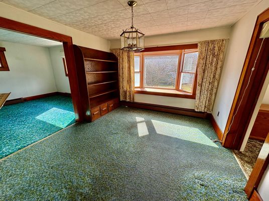 Empty room, Interior, Pendant Lights