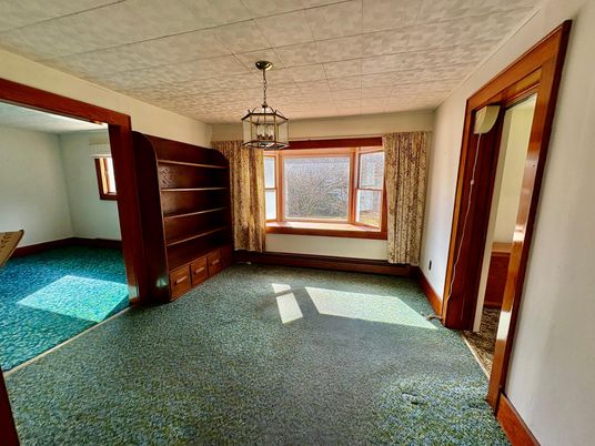 Empty room, Interior, Pendant Lights