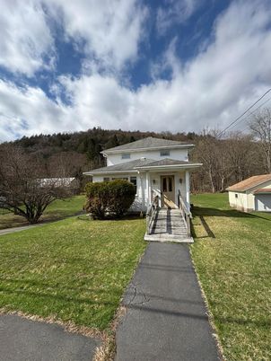 Exterior, Facade, None