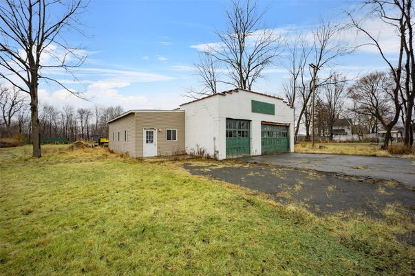 Backyard, Detached Garage, Exterior