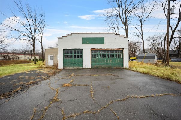 Detached Garage, Exterior