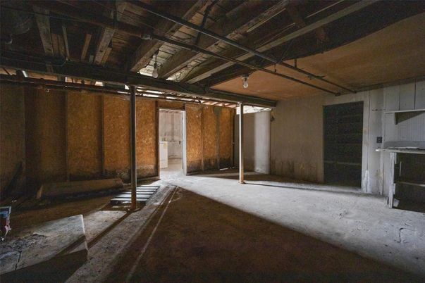 Interior, Wooden Beams