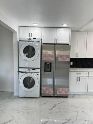 Interior, Kitchen, Marble, Recessed Lighting, Washer