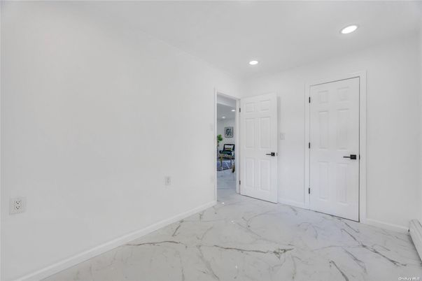 Empty room, Interior, Marble, Recessed Lighting