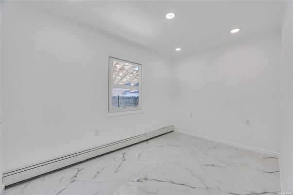Empty room, Interior, Marble, Recessed Lighting