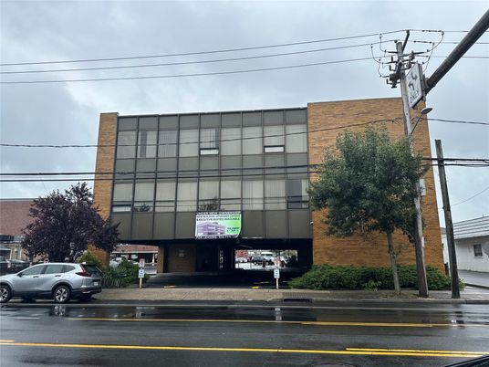 Exterior, Facade, Highrise