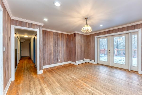Empty room, Interior, Recessed Lighting, Wood Texture Flooring
