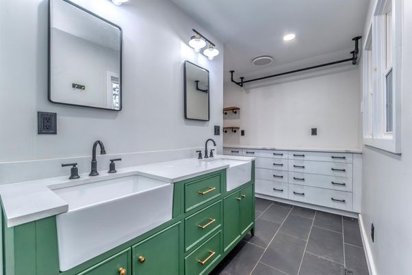 Bathroom, Dual Sink Vanities, Interior, Recessed Lighting