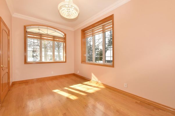 Chandelier, Empty room, Interior, Wood Texture Flooring