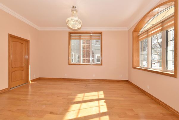 Chandelier, Empty room, Interior, Wood Texture Flooring