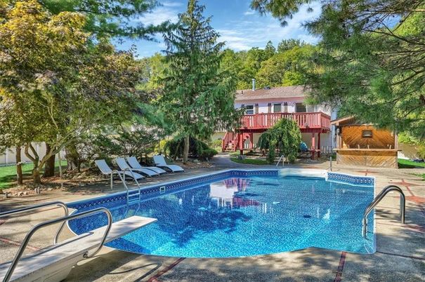 Exterior, Pool