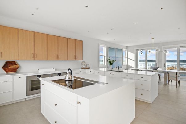 Dining room, Interior, Kitchen, Recessed Lighting, Water