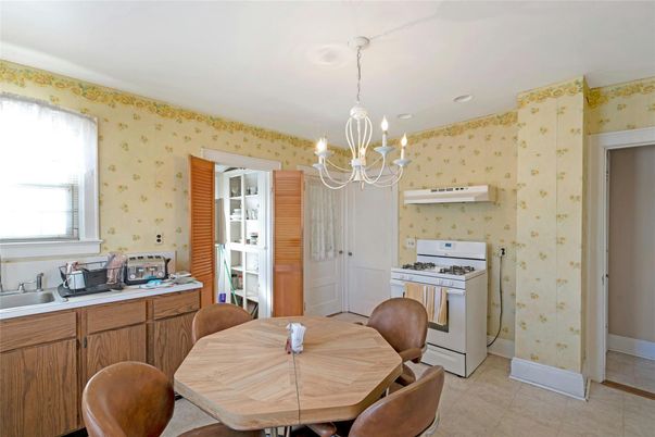 Chandelier, Dining room, Interior