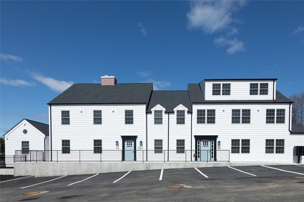 Exterior, Facade, Georgian