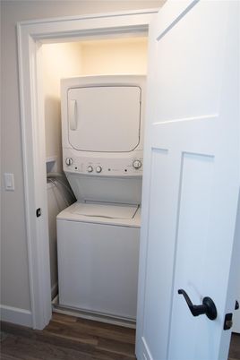 Interior, Utility Closets, Washer, Wood Texture Flooring