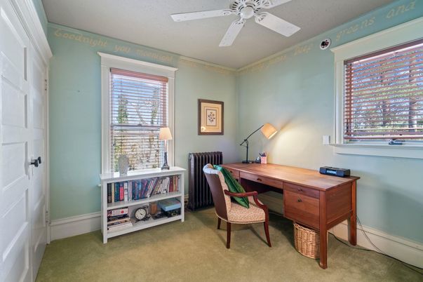 Home Office, Interior