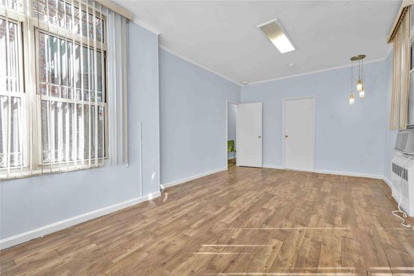 Empty room, Interior, Pendant Lights, Wood Texture Flooring