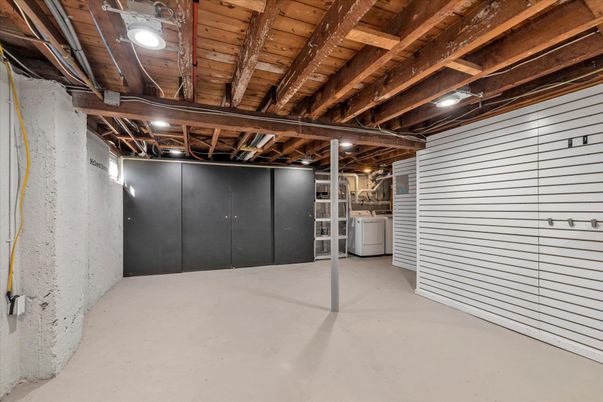 Interior, Washer, Wooden Beams, Wooden Ceilings