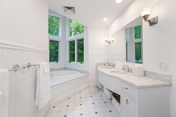 Bathroom, Dual Sink Vanities, Interior, Recessed Lighting