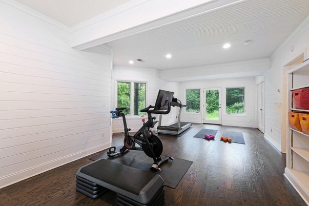 Fitness Equipment, Interior, Recessed Lighting, Wood Texture Flooring